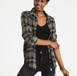 American Eagle Distressed Flannel - Small